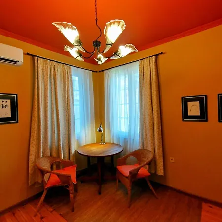 Moon House Red 普罗夫迪夫