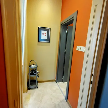 Moon House Red 公寓 *