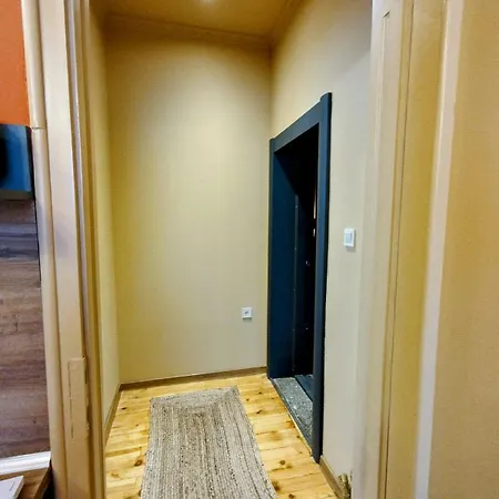 Moon House Red Φιλιππούπολη